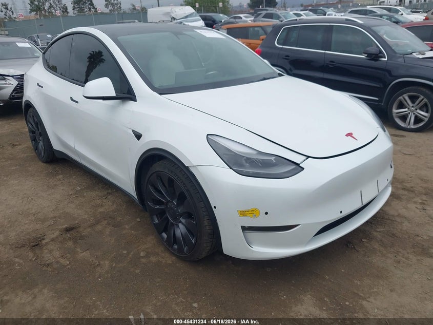 2021 Tesla Model y VIN 5YJYGDEF4MF211647 IAAI salvage auction — RIGHT FRONT, Salvage (California), sold $14,600 on 2026-07-15 (photo 1)