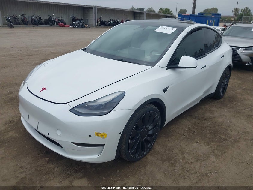 2021 Tesla Model y VIN 5YJYGDEF4MF211647 IAAI salvage auction — RIGHT FRONT, Salvage (California), sold $14,600 on 2026-07-15 (photo 2)
