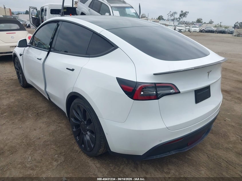 2021 Tesla Model y VIN 5YJYGDEF4MF211647 IAAI salvage auction — RIGHT FRONT, Salvage (California), sold $14,600 on 2026-07-15 (photo 3)