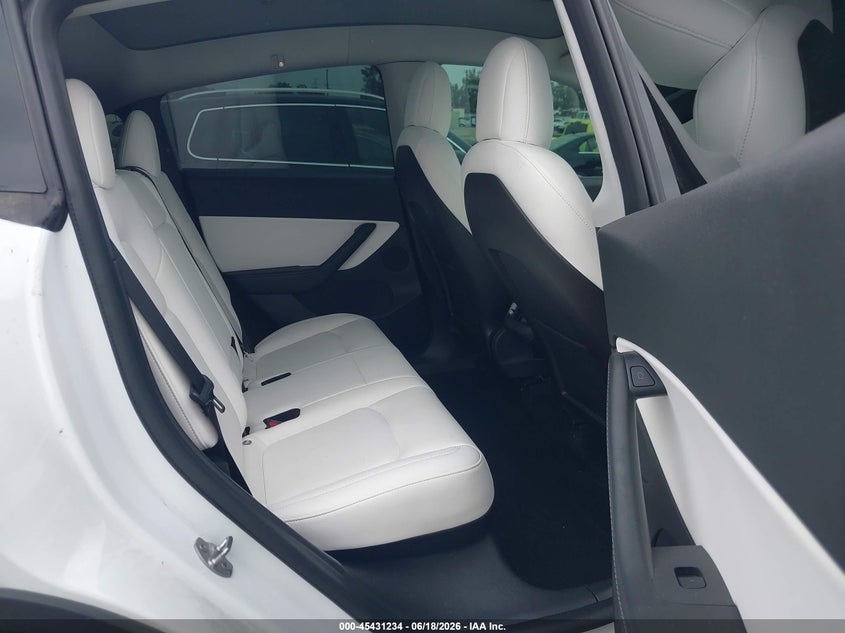 2021 Tesla Model y VIN 5YJYGDEF4MF211647 IAAI salvage auction — RIGHT FRONT, Salvage (California), sold $14,600 on 2026-07-15 (photo 8)
