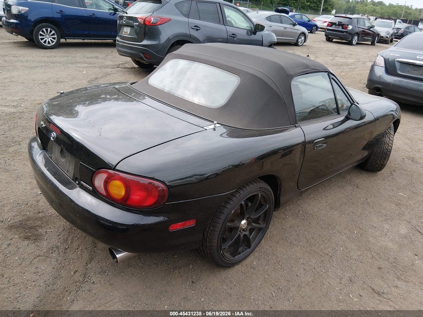 1999 Mazda Mx-5 miata VIN JM1NB3533X0106442 IAAI salvage auction — NORMAL WEAR, Clear (Virginia), sold $1,100 on 2026-07-08 (photo 4)