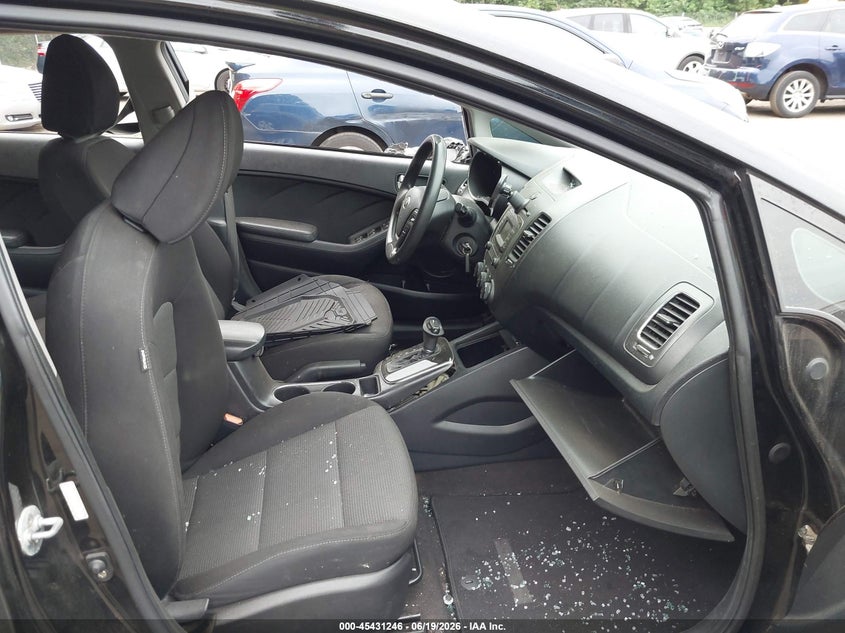 2017 Kia Forte VIN KNAFK5A87H5702432 IAAI salvage auction — NORMAL WEAR, Clear (Virginia), sold $725 on 2026-07-15 (photo 5)