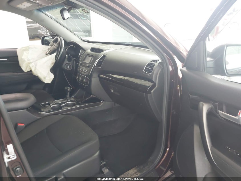2014 Kia Sorento VIN 5XYKT3A60EG539515 IAAI salvage auction — SIDE, Rebuildable (Florida), sold $1,300 on 2026-07-10 (photo 5)
