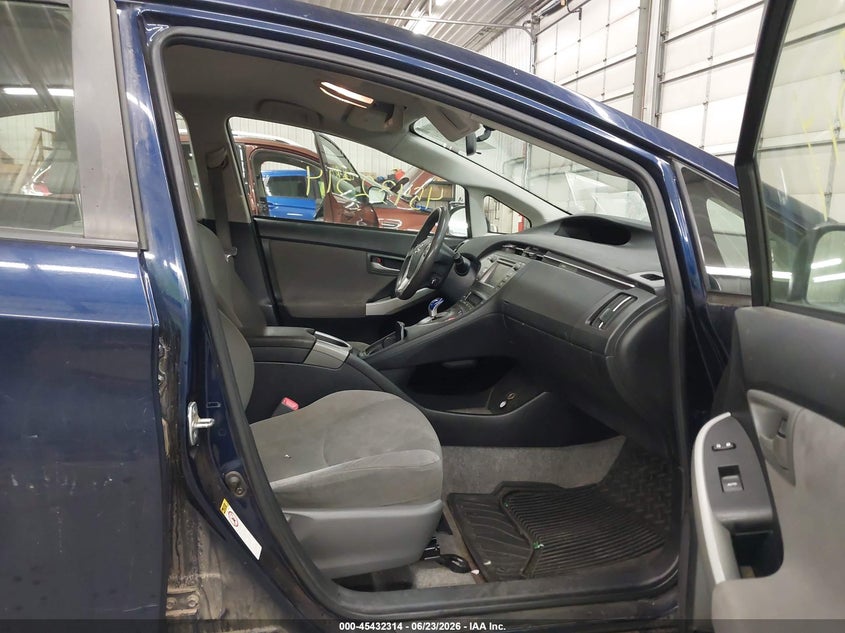 2013 Toyota Prius VIN JTDKN3DU5D1634784 IAAI salvage auction — NORMAL WEAR, Clear (Minnesota), sold $800 on 2026-07-28 (photo 5)