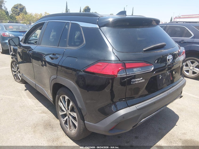 2024 Toyota Corolla cross VIN 7MUDAAAG5RV075809 IAAI salvage auction — FRONT & REAR, Salvage (California), sold $25 on 2026-07-30 (photo 3)