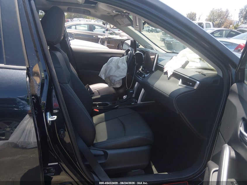 2024 Toyota Corolla cross VIN 7MUDAAAG5RV075809 IAAI salvage auction — FRONT & REAR, Salvage (California), sold $25 on 2026-07-30 (photo 5)