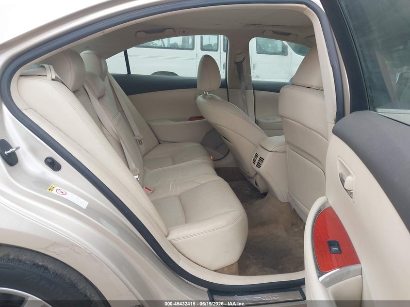 2011 Lexus Es 350 VIN JTHBK1EG3B2423420 IAAI salvage auction — REAR END, Salvage (Texas), sold $25 on 2026-07-23 (photo 8)