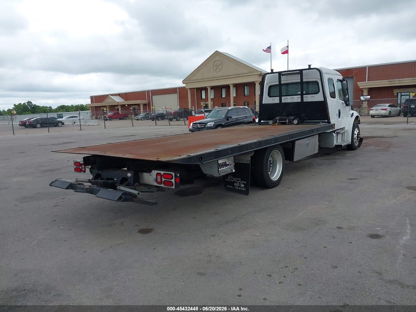2022 Freightliner M2 106 VIN 1FVACWFC4NHNB6208 IAAI salvage auction — FRONT END, Salvage (Louisiana), sold $6,600 on 2026-07-22 (photo 4)
