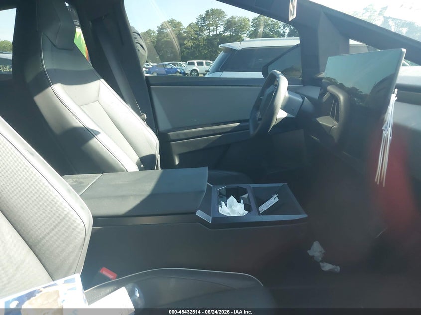 2025 Tesla Cybertruck VIN 7G2CEHED5SA071427 IAAI salvage auction — FRONT END, Salvage Title, sold $20,100 on 2026-07-23 (photo 5)