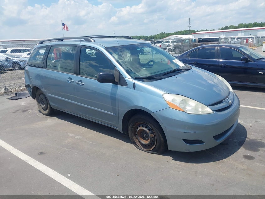2007 Toyota Sienna VIN 5TDZK23C97S001089 IAAI salvage auction — REAR END, Salvage (North Carolina), sold $450 on 2026-07-22 (photo 1)