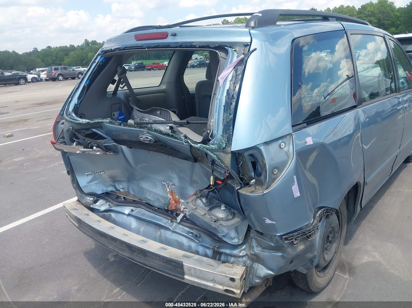 2007 Toyota Sienna VIN 5TDZK23C97S001089 IAAI salvage auction — REAR END, Salvage (North Carolina), sold $450 on 2026-07-22 (photo 6)