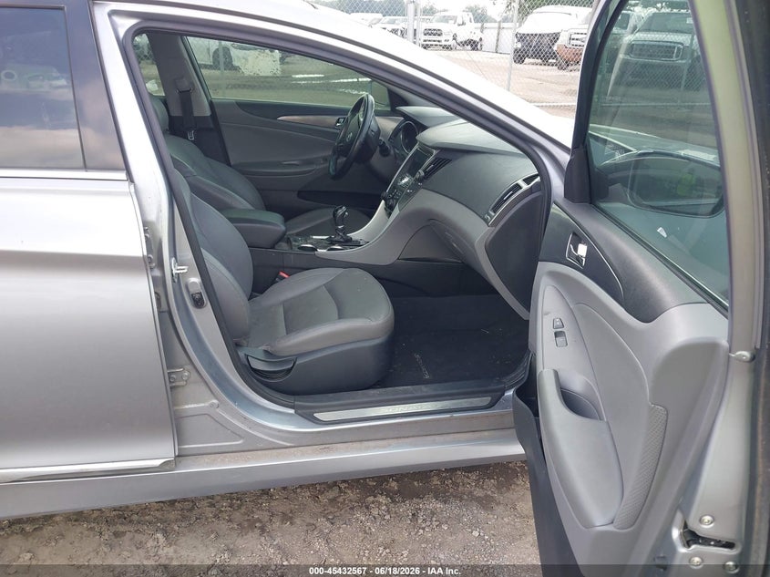 2015 Hyundai Sonata VIN KMHEC4A47FA120690 IAAI salvage auction — UNKNOWN, Permit To Sell (Louisiana), sold $575 on 2026-07-08 (photo 5)