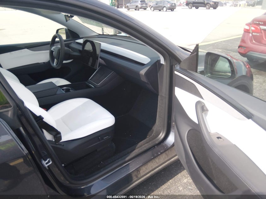 2026 Tesla Model y VIN 7SAYGDED6TA427948 IAAI salvage auction — LEFT REAR, Salvage Title, sold $16,200 on 2026-08-02 (photo 5)
