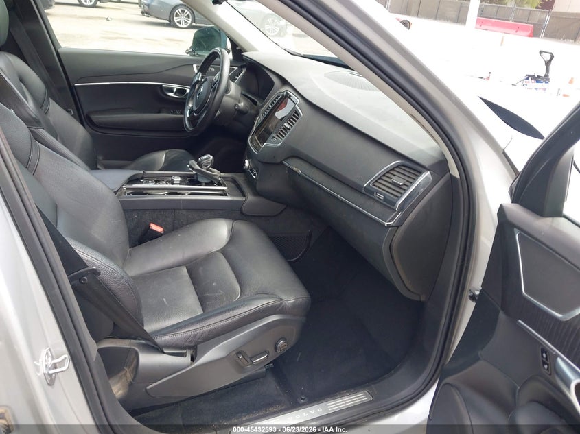 2020 Volvo Xc90 VIN YV4A22PK2L1545386 IAAI salvage auction — LEFT SIDE, Salvage Title, sold $3,150 on 2026-07-29 (photo 5)