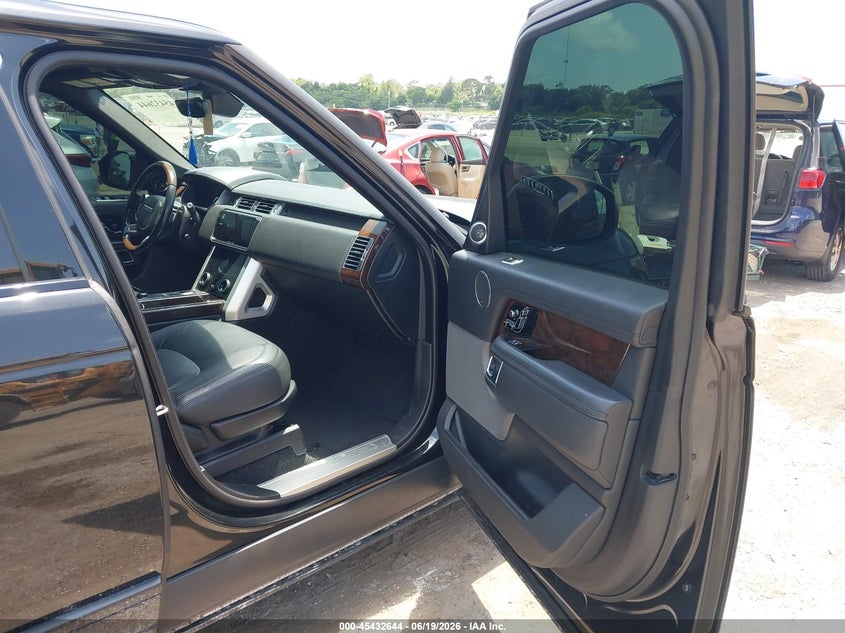 2019 Land rover RANGE ROVER VIN SALGS2SV7KA543770 IAAI salvage auction — THEFT, Salvage Title, sold $8,200 on 2026-07-27 (photo 5)