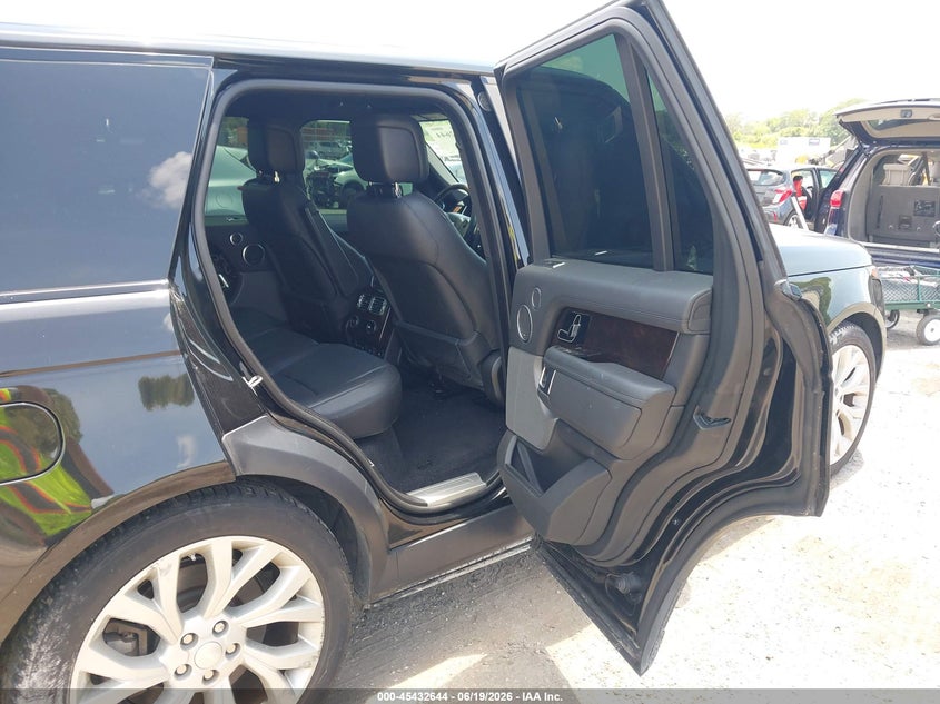 2019 Land rover RANGE ROVER VIN SALGS2SV7KA543770 IAAI salvage auction — THEFT, Salvage Title, sold $8,200 on 2026-07-27 (photo 8)