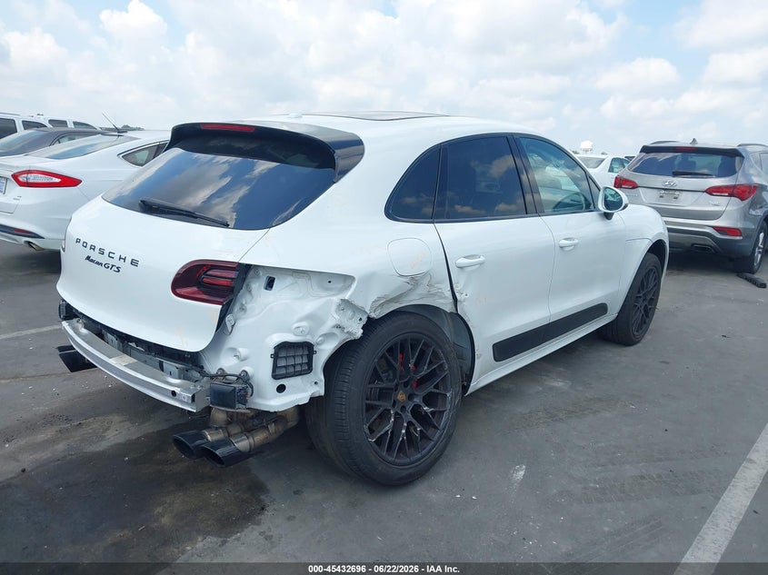 2017 Porsche Macan VIN WP1AG2A58HLB50436 IAAI salvage auction — REAR END, Salvage (North Carolina), sold $8,100 on 2026-07-08 (photo 4)