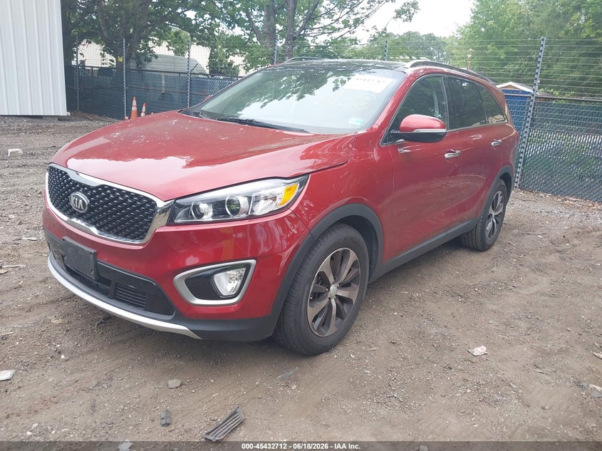 2017 Kia Sorento VIN 5XYPHDA59HG233616 IAAI salvage auction — NORMAL WEAR, Clear (Virginia), sold $2,000 on 2026-07-30 (photo 2)