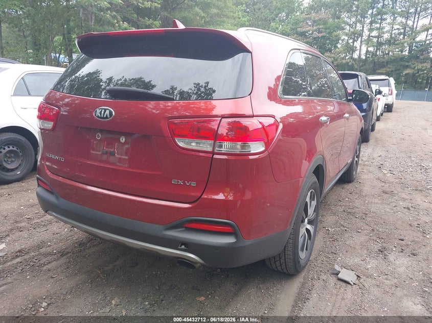 2017 Kia Sorento VIN 5XYPHDA59HG233616 IAAI salvage auction — NORMAL WEAR, Clear (Virginia), sold $2,000 on 2026-07-30 (photo 4)