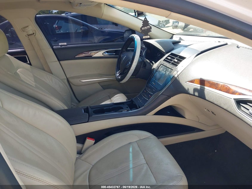 2015 Lincoln Mkz VIN 3LN6L2LU2FR615861 IAAI salvage auction — FRONT END, Salvage Title, sold $400 on 2026-09-07 (photo 5)