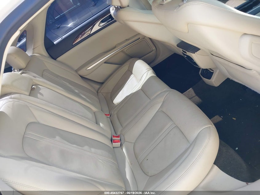 2015 Lincoln Mkz VIN 3LN6L2LU2FR615861 IAAI salvage auction — FRONT END, Salvage Title, sold $400 on 2026-09-07 (photo 8)