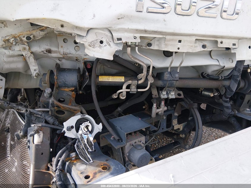 2019 Isuzu Npr VIN 54DB4W1B1KS805573 IAAI salvage auction — FRONT END, Salvage (Louisiana), sold $150 on 2026-07-15 (photo 9)