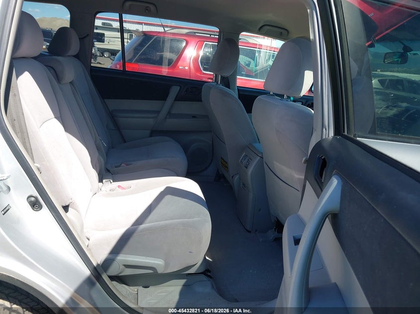 2008 Toyota Highlander VIN JTEDS41A582037325 IAAI salvage auction — NORMAL WEAR, Clear (Washington), sold $1,150 on 2026-07-14 (photo 8)