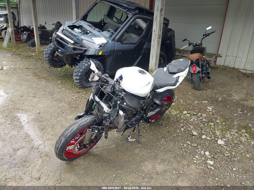 2025 Kawasaki Zx VIN JKBZXJK10SA011324 IAAI salvage auction — ALL OVER, Salvage (Pennsylvania), sold $1,400 on 2026-07-15 (photo 2)