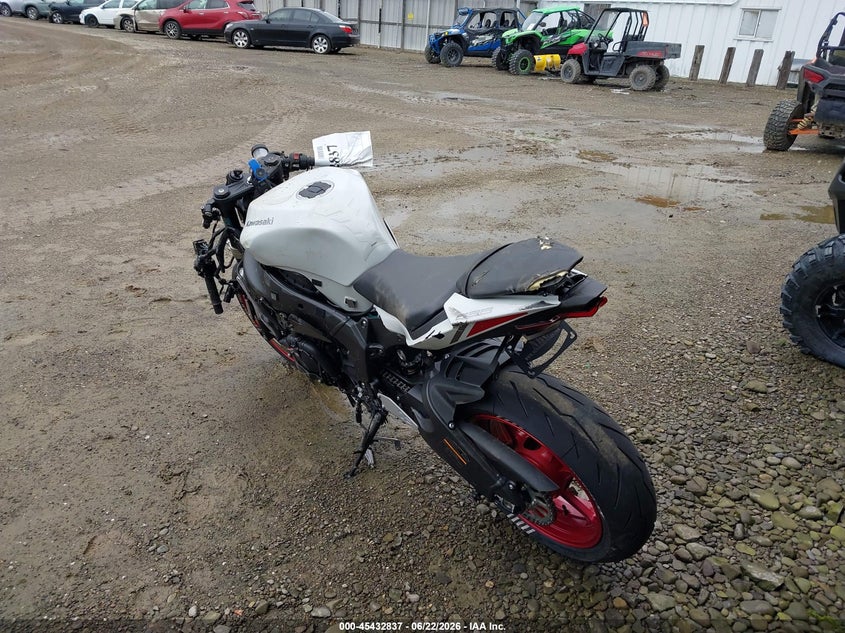 2025 Kawasaki Zx VIN JKBZXJK10SA011324 IAAI salvage auction — ALL OVER, Salvage (Pennsylvania), sold $1,400 on 2026-07-15 (photo 3)