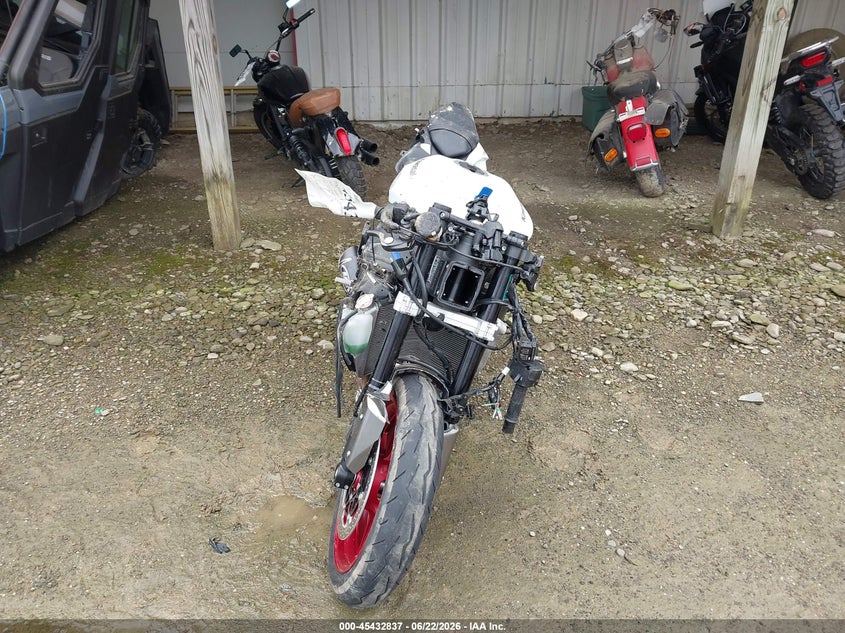 2025 Kawasaki Zx VIN JKBZXJK10SA011324 IAAI salvage auction — ALL OVER, Salvage (Pennsylvania), sold $1,400 on 2026-07-15 (photo 5)