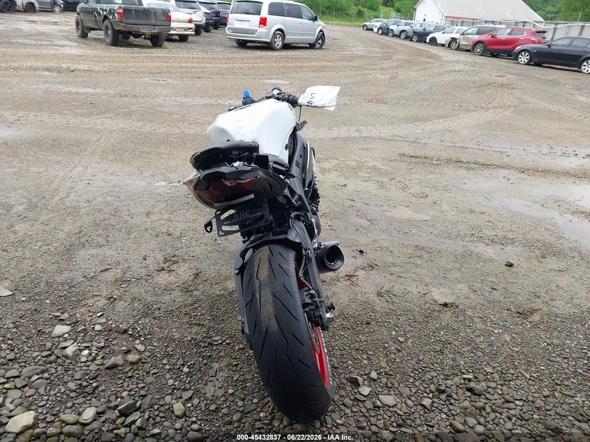 2025 Kawasaki Zx VIN JKBZXJK10SA011324 IAAI salvage auction — ALL OVER, Salvage (Pennsylvania), sold $1,400 on 2026-07-15 (photo 6)