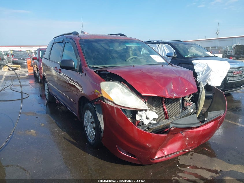 2008 Toyota Sienna VIN 5TDZK23C78S105369 IAAI salvage auction — FRONT END, Junk Receipt (North Carolina), sold $25 on 2026-07-29 (photo 1)