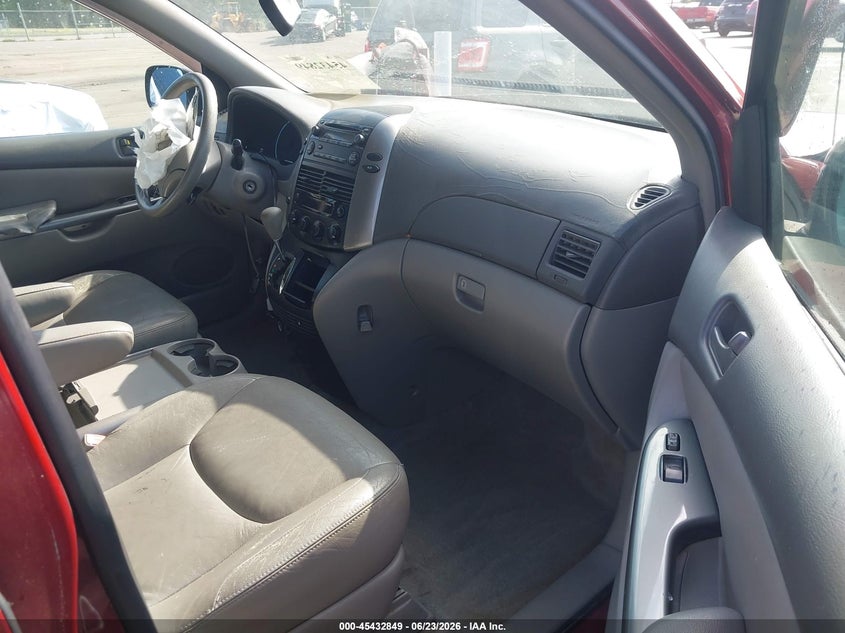 2008 Toyota Sienna VIN 5TDZK23C78S105369 IAAI salvage auction — FRONT END, Junk Receipt (North Carolina), sold $25 on 2026-07-29 (photo 5)