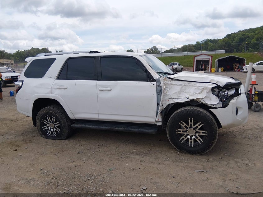 2014 Toyota 4runner VIN JTEBU5JR7E5158199 IAAI salvage auction — RIGHT SIDE, Salvage Title, sold $7,300 on 2026-07-22 (photo 6)