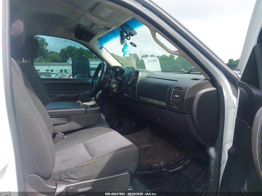 2013 Chevrolet Silverado VIN 1GC1KXCG3DF221353 IAAI salvage auction — UNKNOWN, Salvage Rebuilt (North Carolina), sold $1,875 on 2026-07-09 (photo 5)