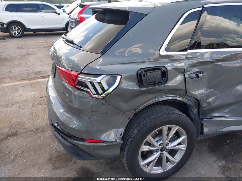 2025 Audi Q3 VIN WA1DECF34S1035301 IAAI salvage auction — SIDE, Wait Title, sold $9,900 on 2026-08-20 (photo 6)