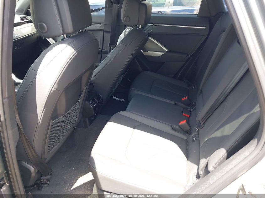 2025 Audi Q3 VIN WA1DECF34S1035301 IAAI salvage auction — SIDE, Wait Title, sold $9,900 on 2026-08-20 (photo 8)