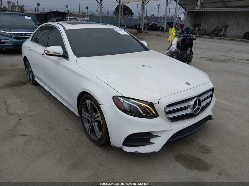2018 Mercedes-benz E-klasse VIN WDDZF4JB5JA395159 IAAI salvage auction — LEFT REAR, Wait Title, sold $5,400 on 2026-08-12 (photo 1)