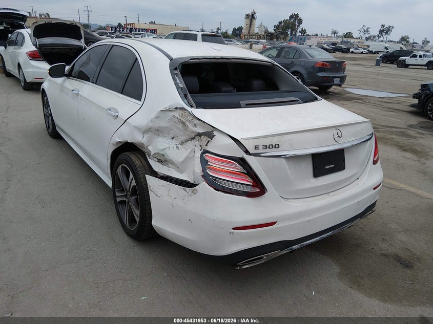 2018 Mercedes-benz E-klasse VIN WDDZF4JB5JA395159 IAAI salvage auction — LEFT REAR, Wait Title, sold $5,400 on 2026-08-12 (photo 3)
