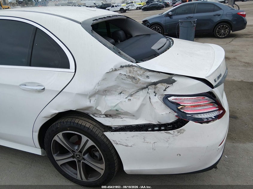 2018 Mercedes-benz E-klasse VIN WDDZF4JB5JA395159 IAAI salvage auction — LEFT REAR, Wait Title, sold $5,400 on 2026-08-12 (photo 6)