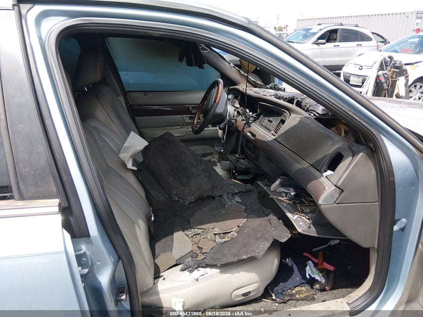 2003 Mercury Grand marquis VIN 2MEFM75WX3X614174 IAAI salvage auction — ENGINE BURN, Non-Repairable (California), sold $450 on 2026-07-09 (photo 5)