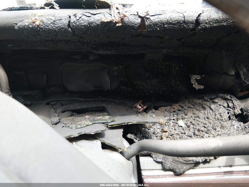 2003 Mercury Grand marquis VIN 2MEFM75WX3X614174 IAAI salvage auction — ENGINE BURN, Non-Repairable (California), sold $450 on 2026-07-09 (photo 7)