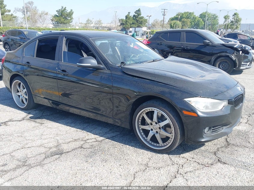 2014 BMW 3er VIN WBA3A9G55ENS64354 IAAI salvage auction — FRONT END, Salvage (California), sold $2,100 on 2026-07-21 (photo 1)
