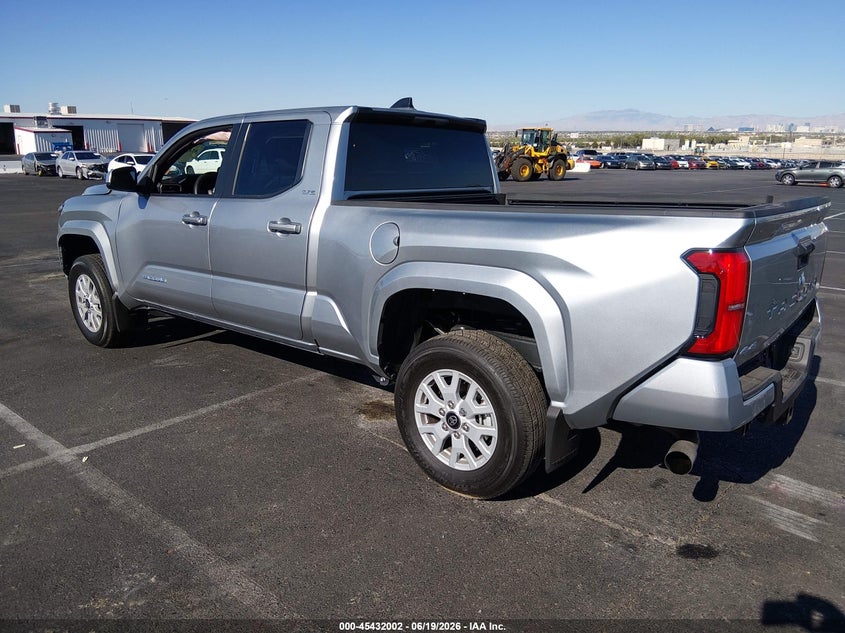 2026 Toyota Tacoma VIN 3TMLB5JN5TM253668 IAAI salvage auction — RIGHT FRONT, Salvage Title, sold $18,000 on 2026-07-31 (photo 3)