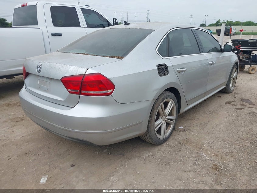 2014 Volkswagen Passat VIN 1VWCN7A33EC109460 IAAI salvage auction — NORMAL WEAR, Original (Texas), sold $2,450 on 2026-07-06 (photo 4)