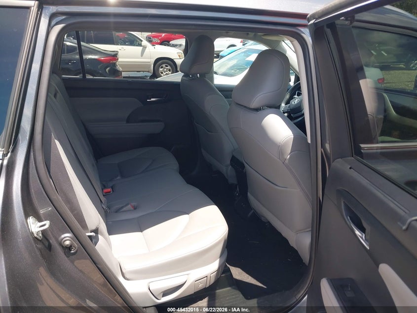 2020 Toyota Highlander VIN 5TDGZRBH5LS005627 IAAI salvage auction — FRONT END, Salvage (Illinois), sold $12,800 on 2026-07-29 (photo 8)