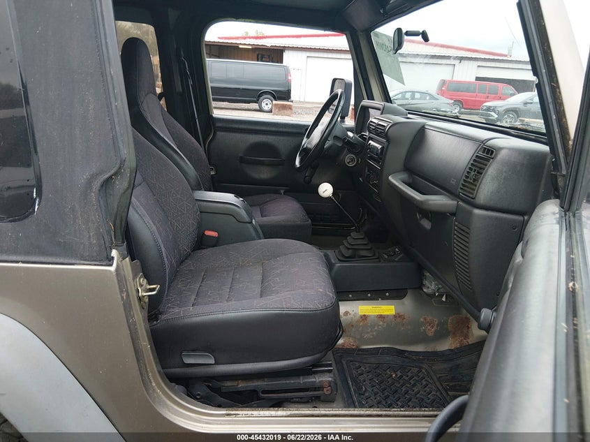 2002 Jeep Wrangler / VIN 1J4FA49S52P767396 IAAI salvage auction — NORMAL WEAR, Original (Ohio), sold $725 on 2026-07-18 (photo 5)