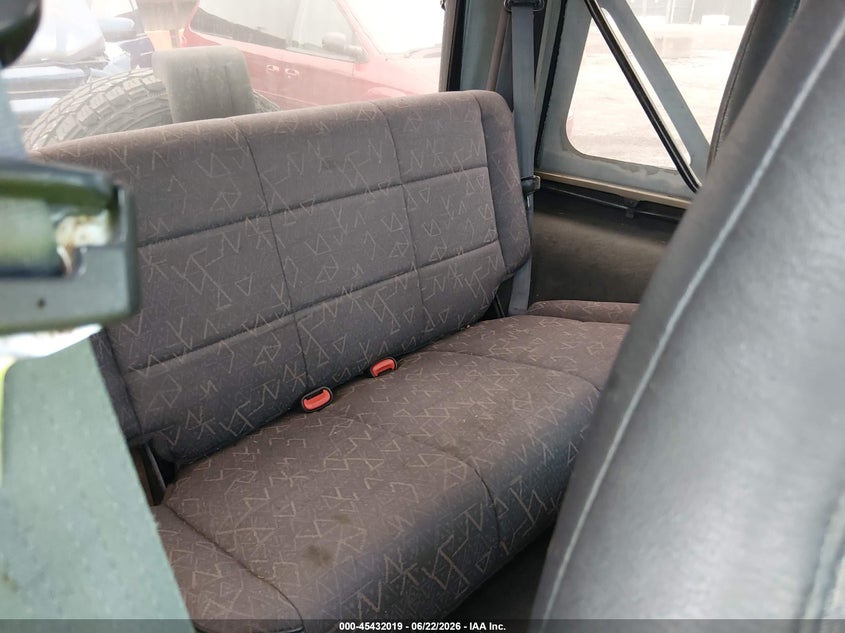 2002 Jeep Wrangler / VIN 1J4FA49S52P767396 IAAI salvage auction — NORMAL WEAR, Original (Ohio), sold $725 on 2026-07-18 (photo 8)
