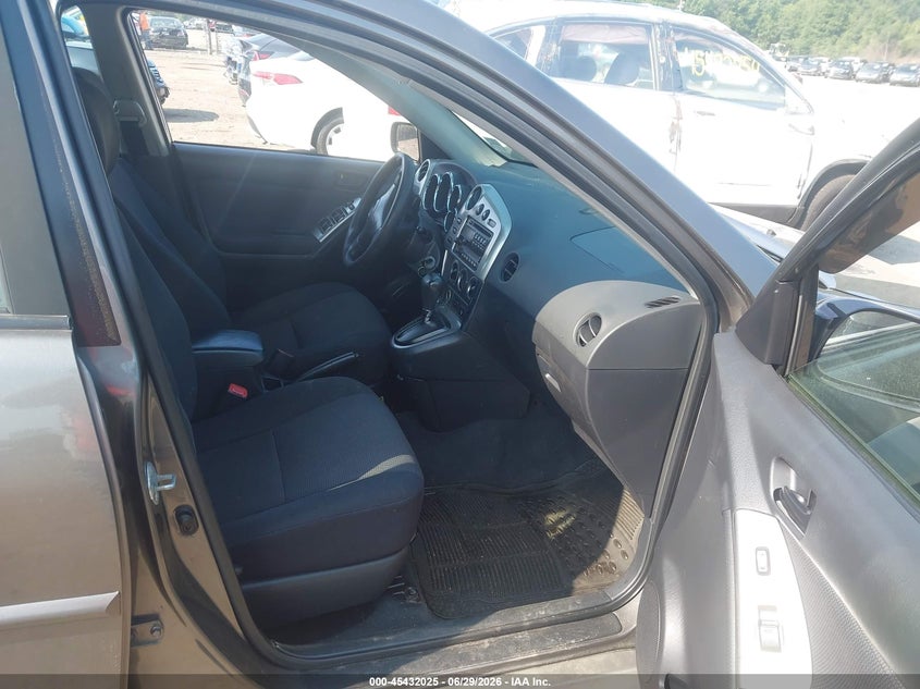 2005 Pontiac Vibe VIN 5Y2SL63885Z481056 IAAI salvage auction — REAR END, Clear (Massachusetts), sold $400 on 2026-07-10 (photo 5)