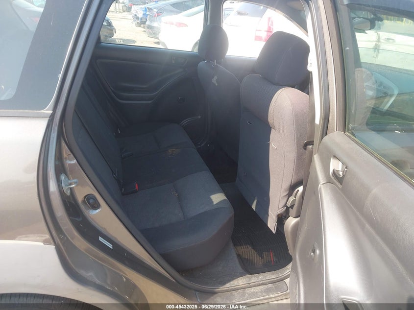 2005 Pontiac Vibe VIN 5Y2SL63885Z481056 IAAI salvage auction — REAR END, Clear (Massachusetts), sold $400 on 2026-07-10 (photo 8)